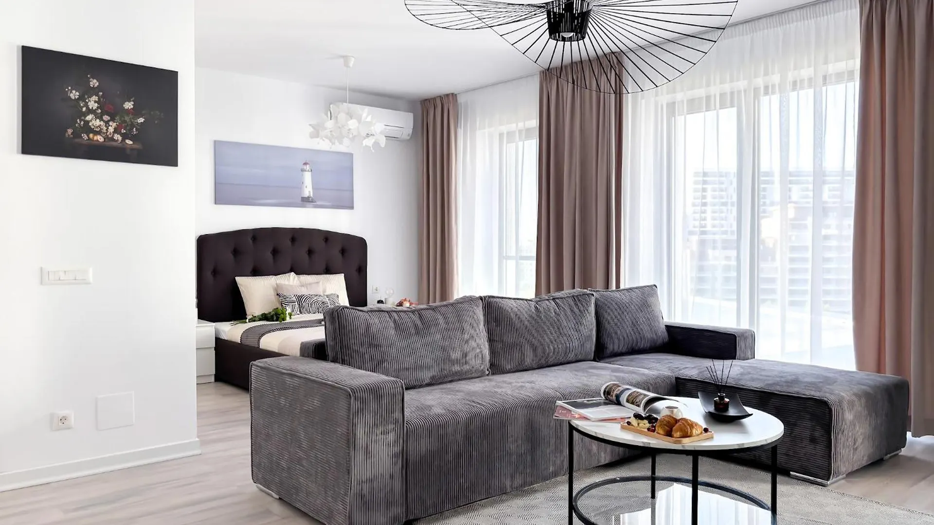 Cloud9 Noir - Modern Design Apartment Bucharest