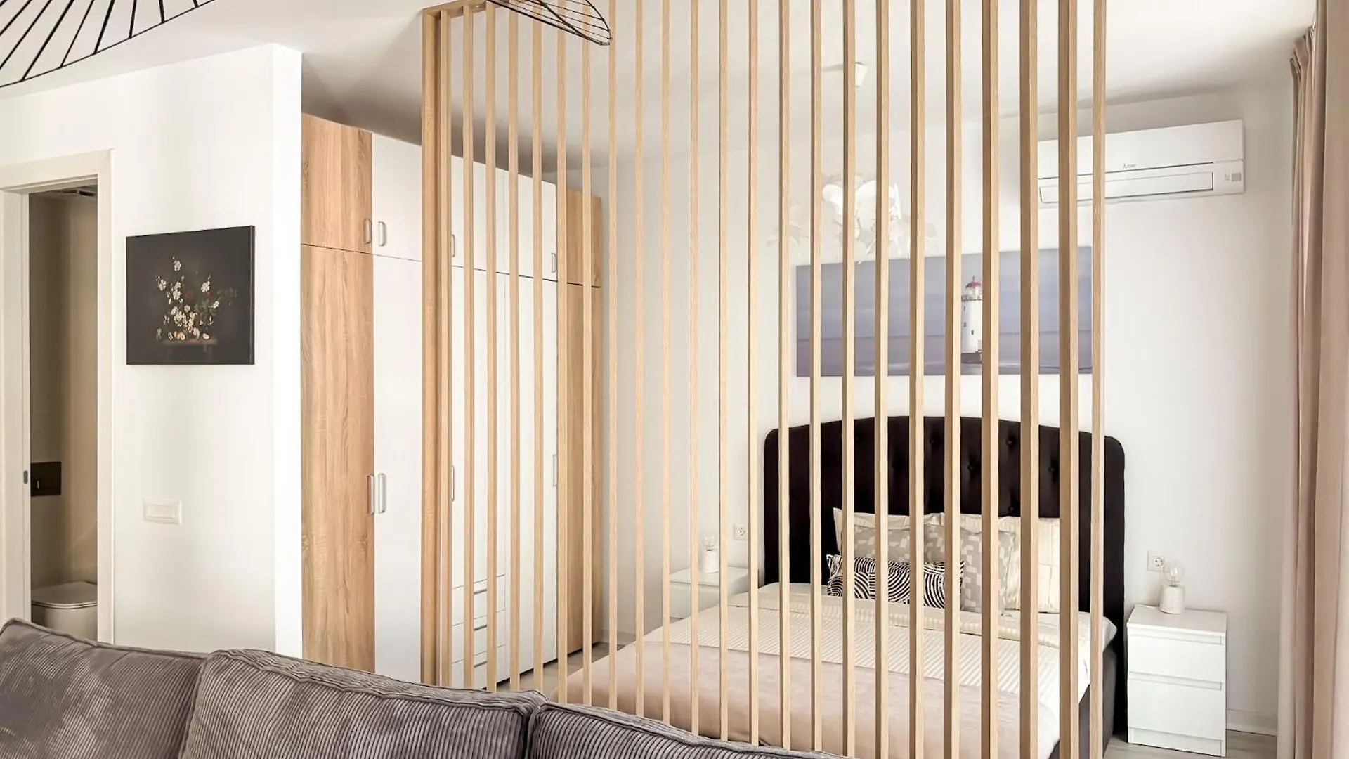 Cloud9 Noir - Modern Design Apartment Bucharest Romania
