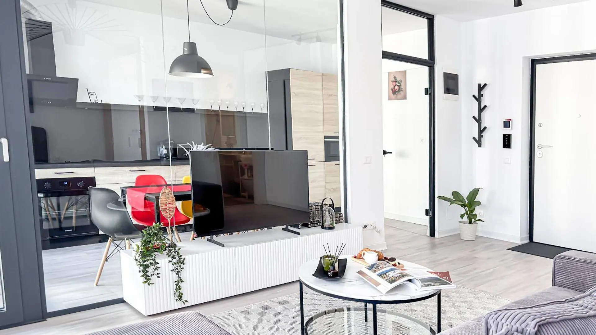Cloud9 Noir - Modern Design Apartment Bucharest