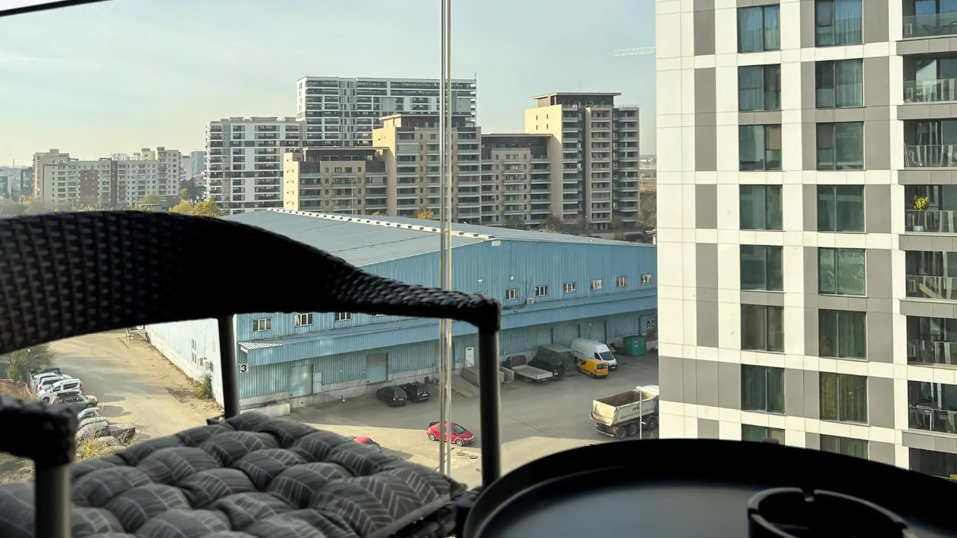 Cloud9 Noir - Modern Design Apartment Bucharest