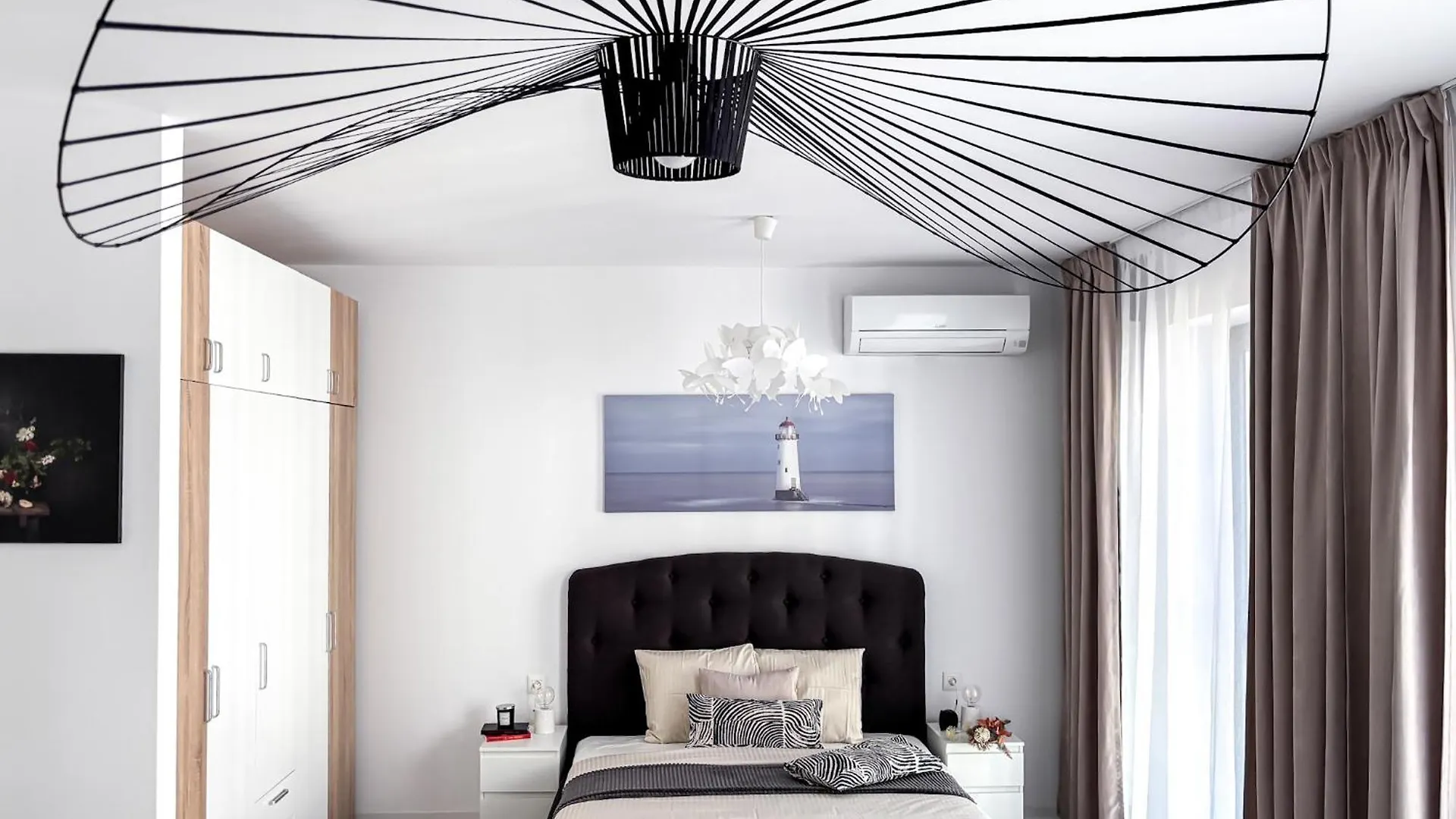 Cloud9 Noir - Modern Design Apartment Bucharest Romania