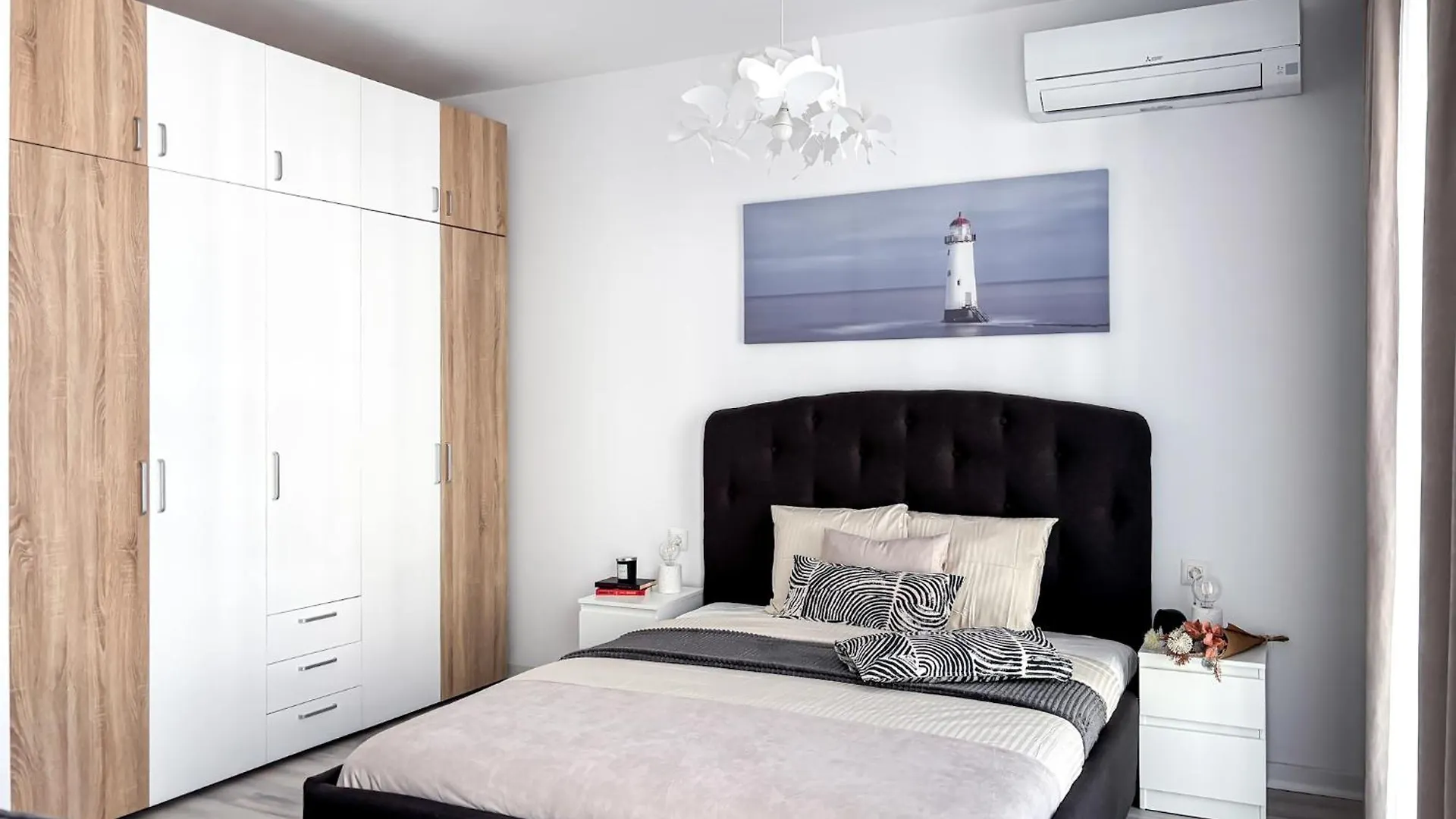 Cloud9 Noir - Modern Design Apartment Bucharest Romania