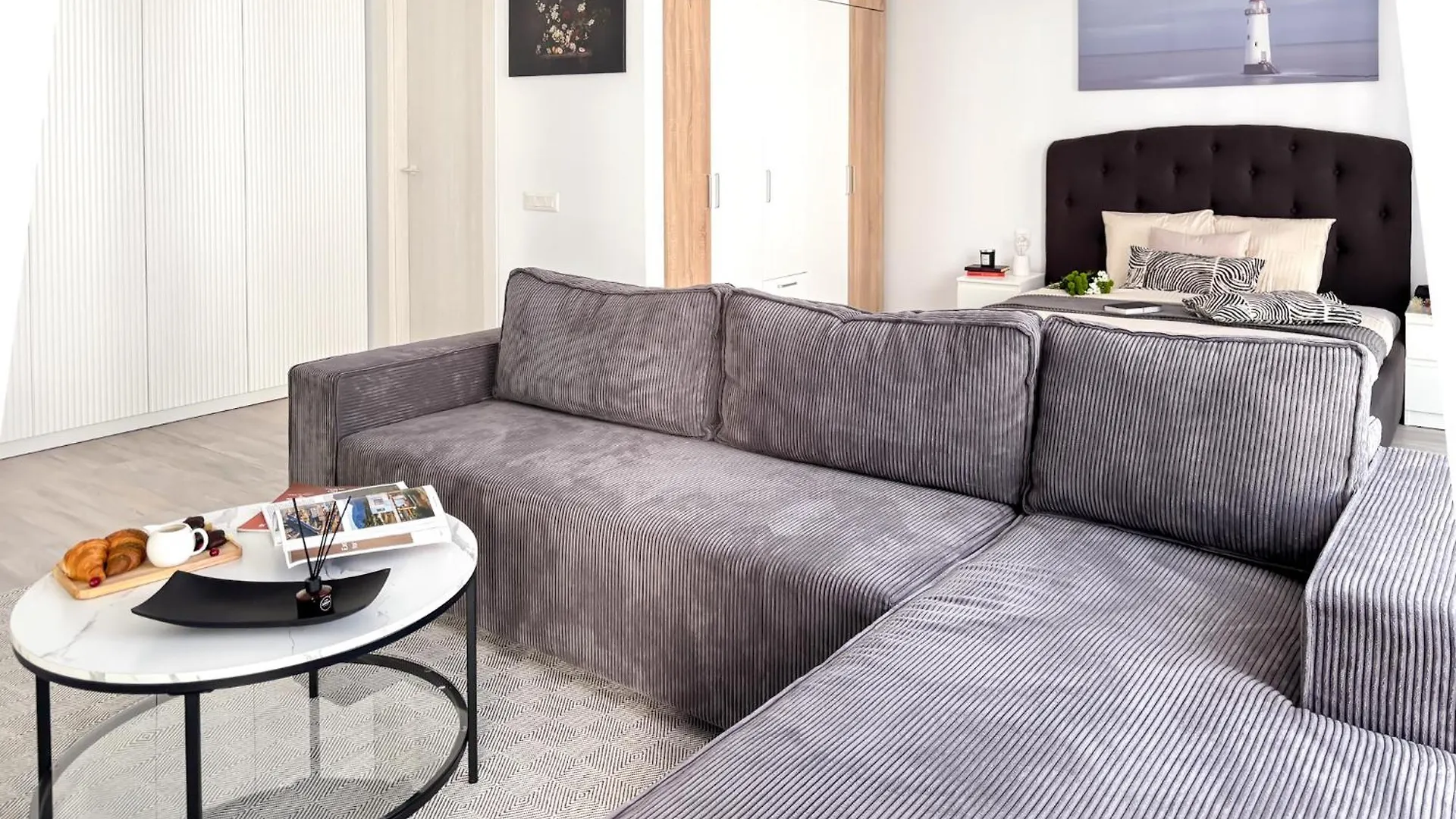 Cloud9 Noir - Modern Design Apartment Bucharest