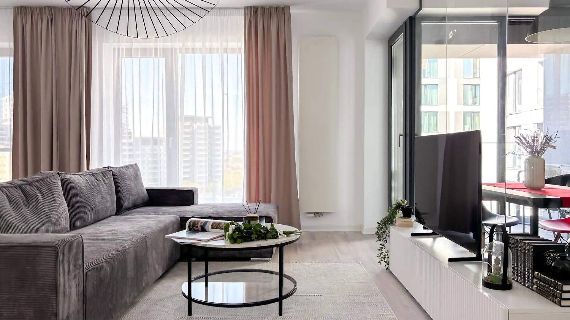Cloud9 Noir - Modern Design Apartment Bucharest
