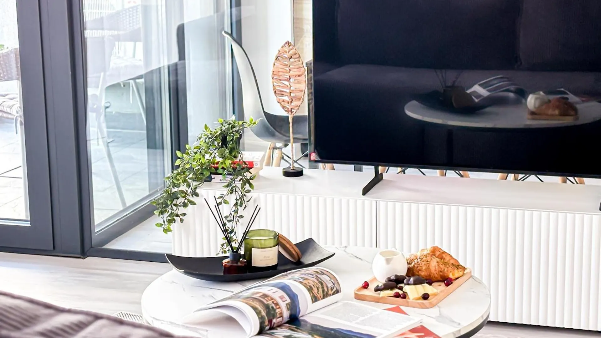 Cloud9 Noir - Modern Design Apartment Bucharest