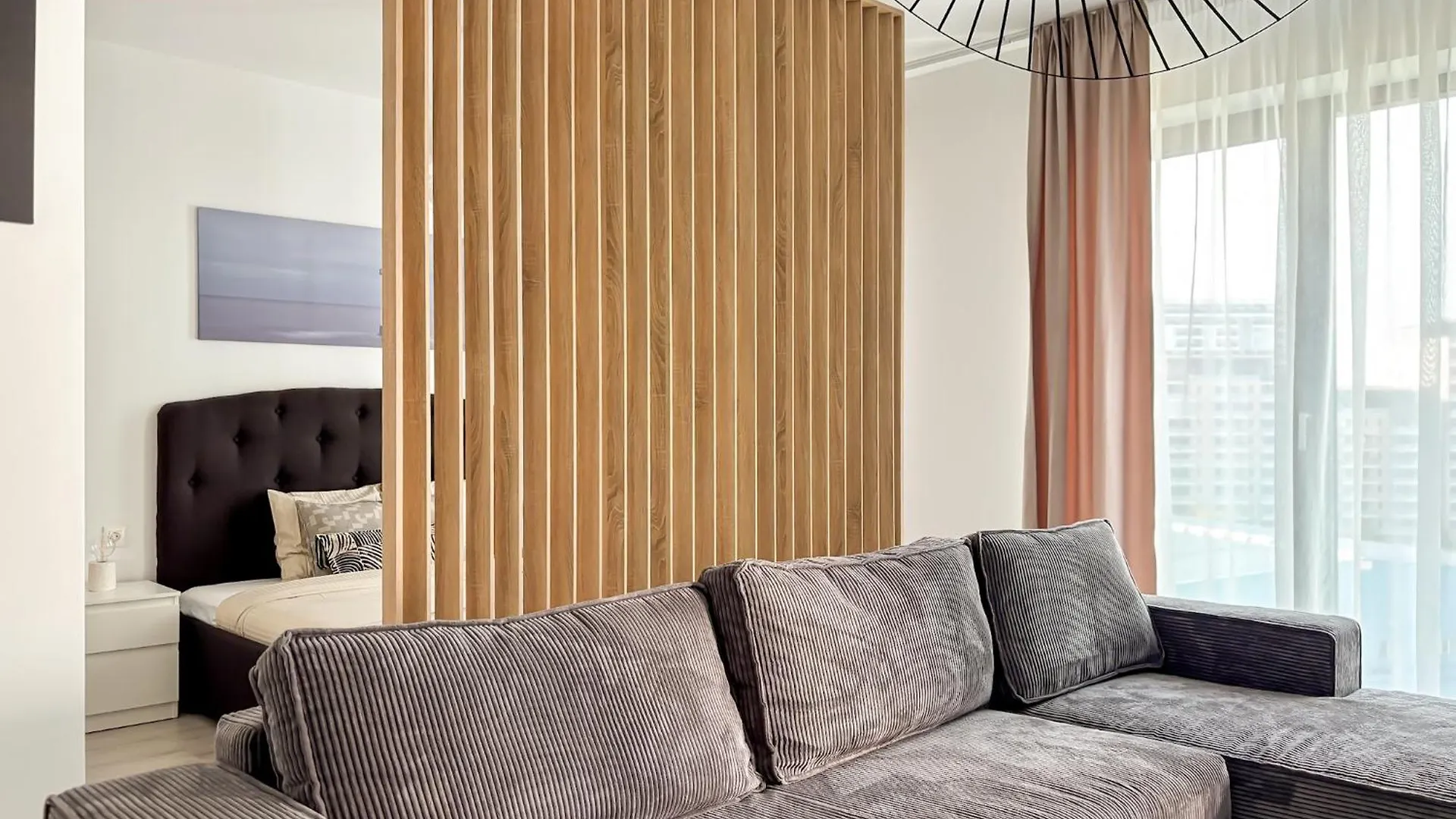 Cloud9 Noir - Modern Design Apartment Bucharest
