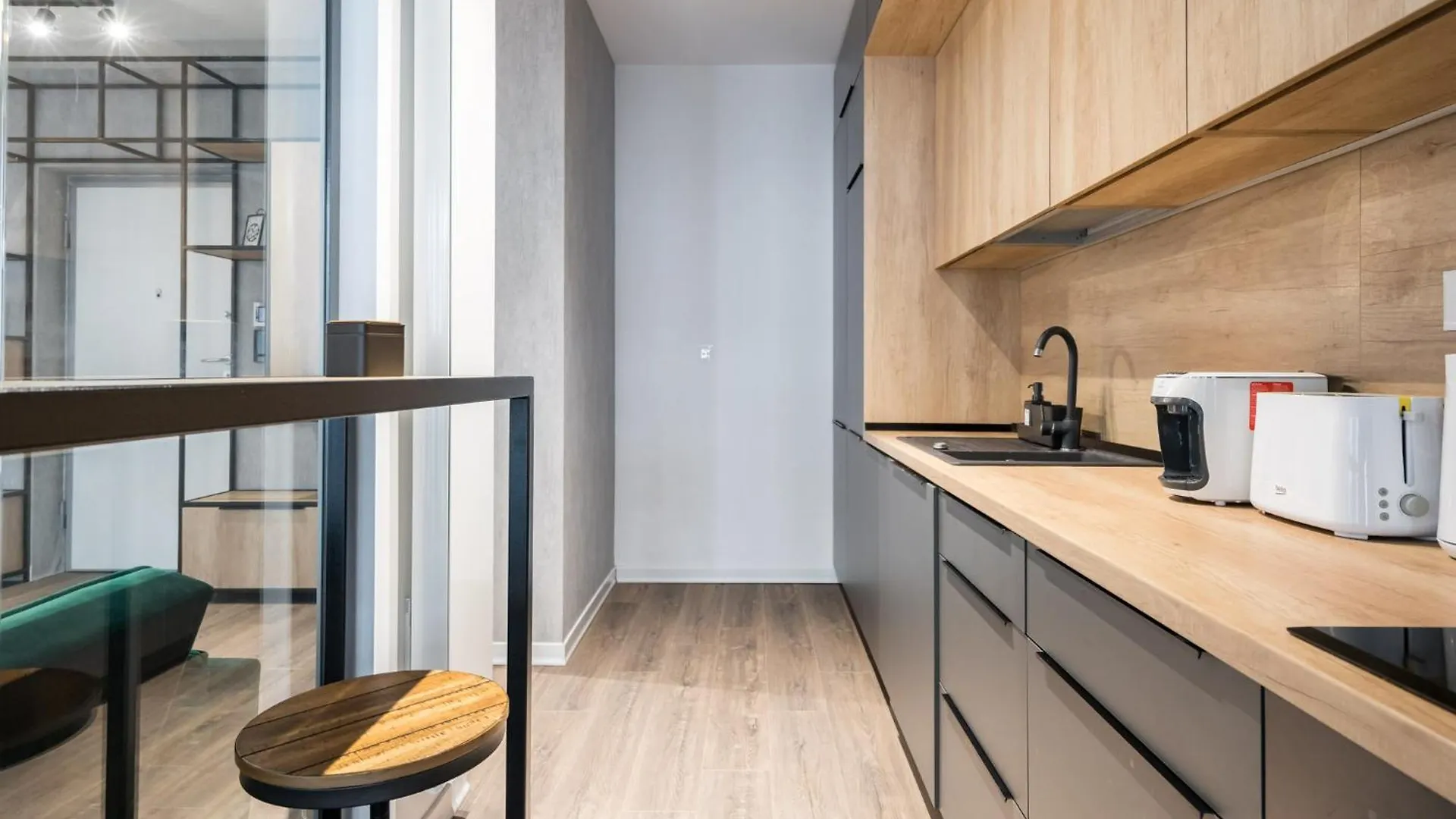 Cloud9 Noir - Modern Design Apartment Bucharest