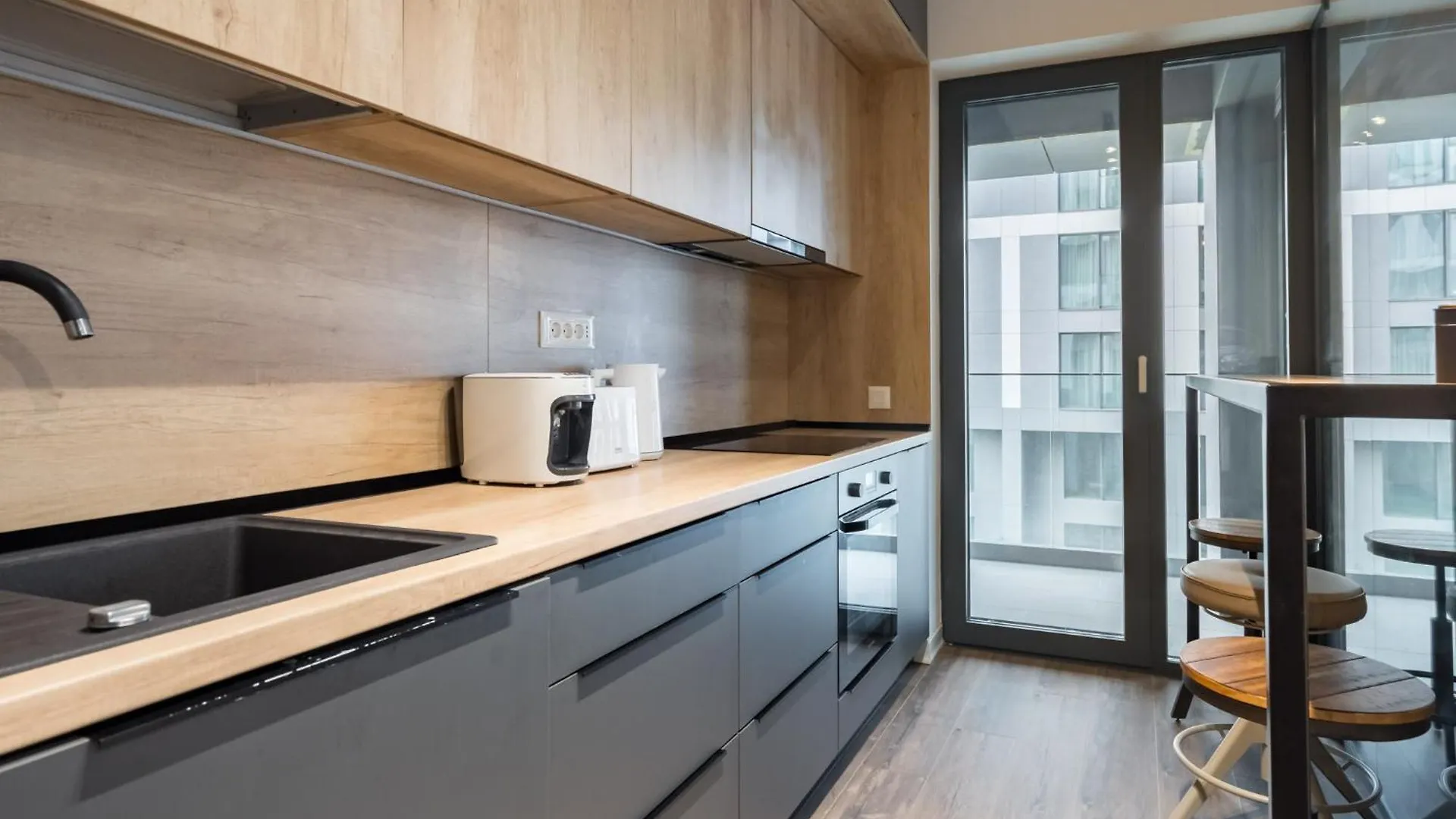 Cloud9 Noir - Modern Design Apartment Bucharest