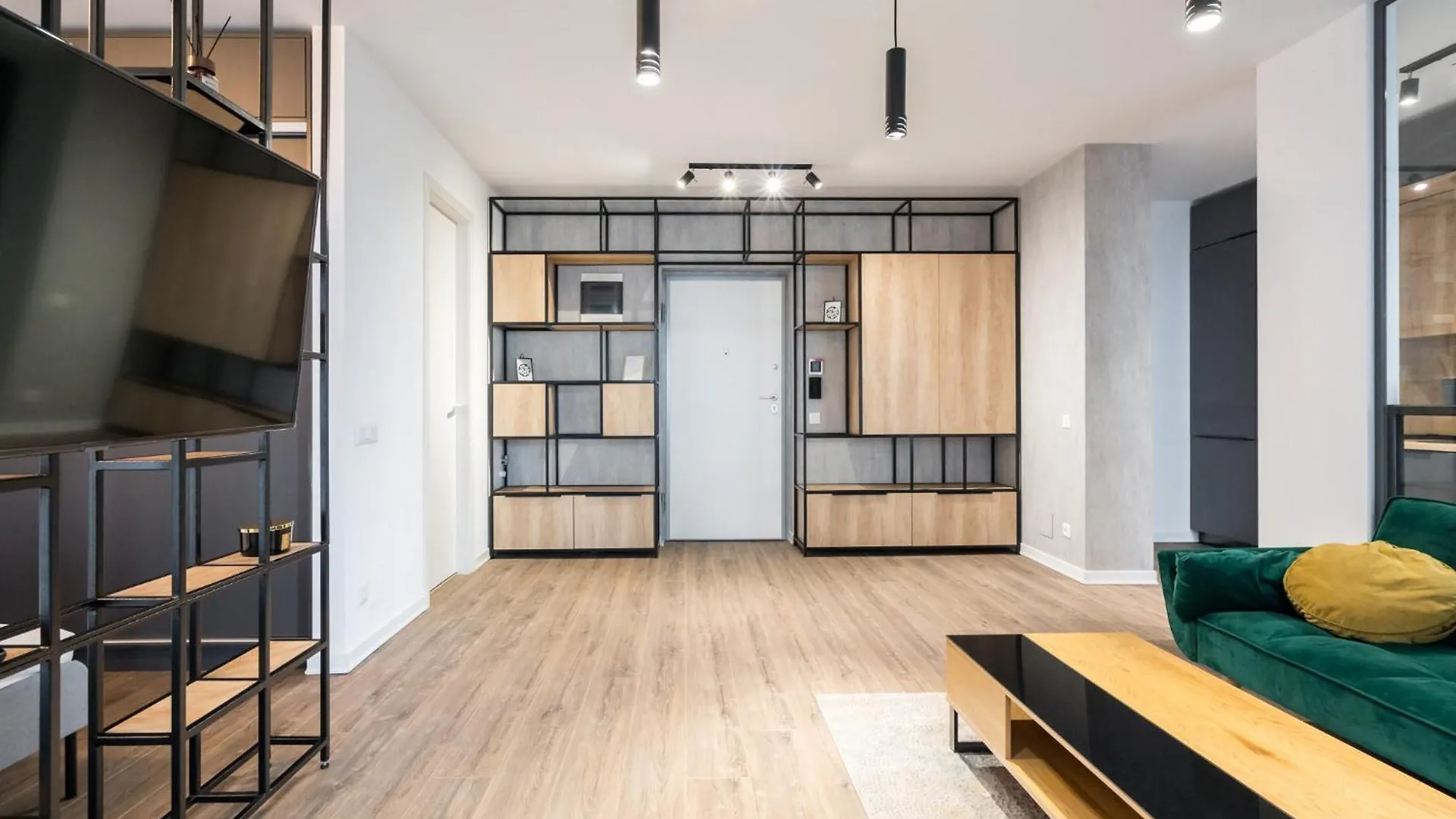 Cloud9 Noir - Modern Design Apartment Bucharest