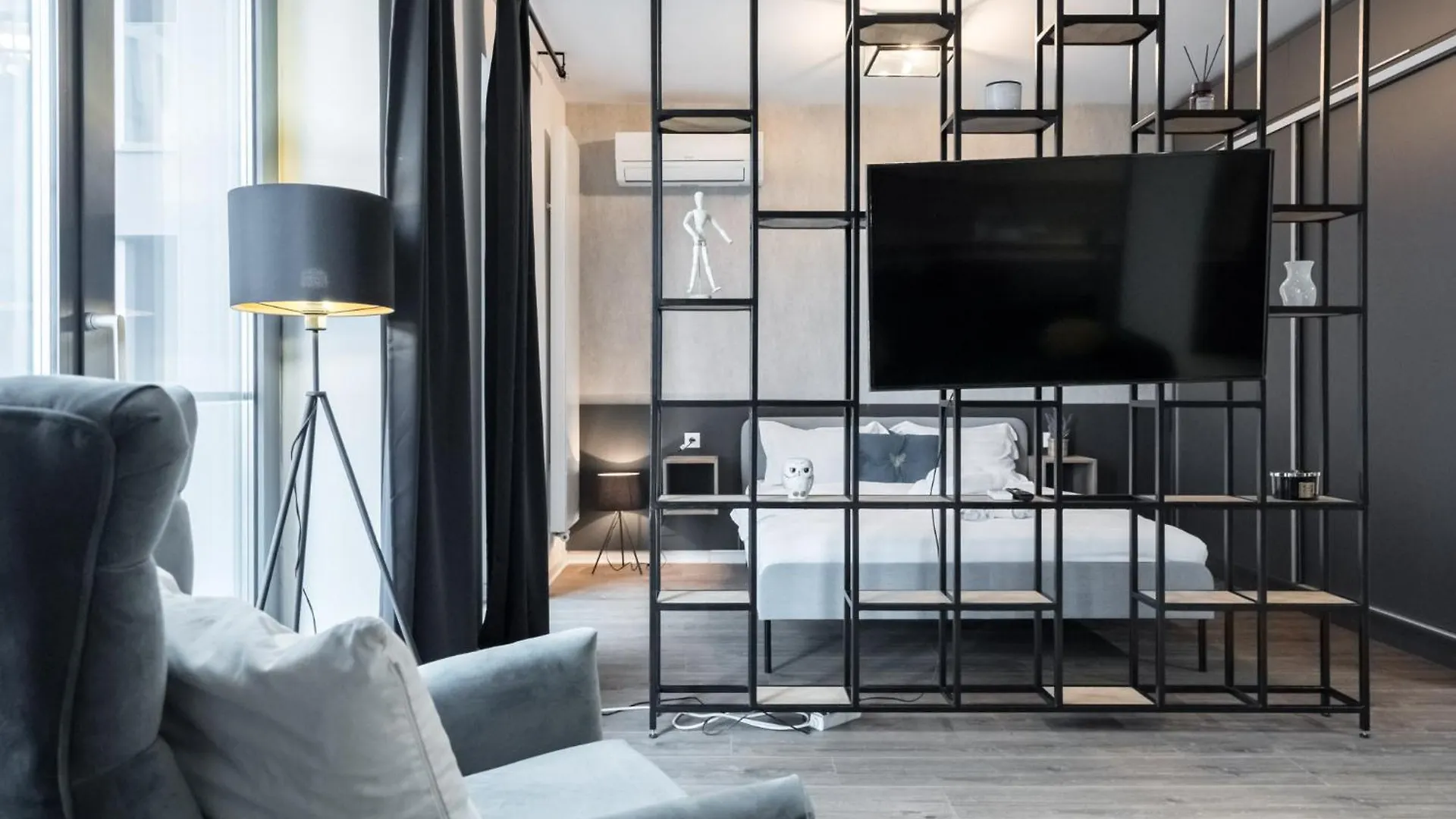 Cloud9 Noir - Modern Design Apartment Bucharest 0*,  Romania