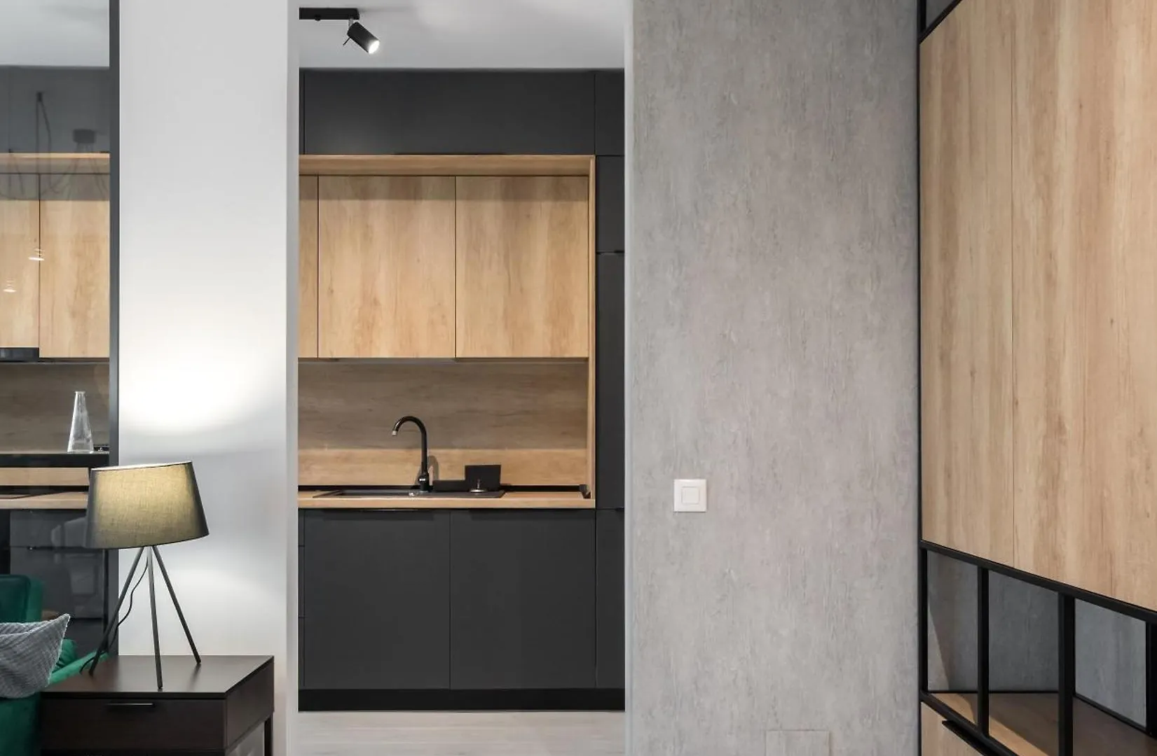 Cloud9 Noir - Modern Design Apartment Bucharest