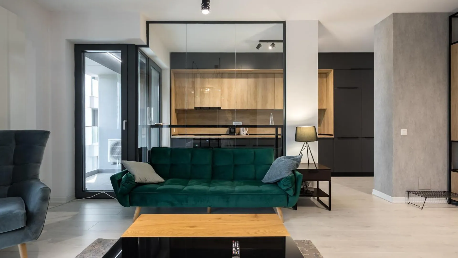 Cloud9 Noir - Modern Design Apartment Bucharest