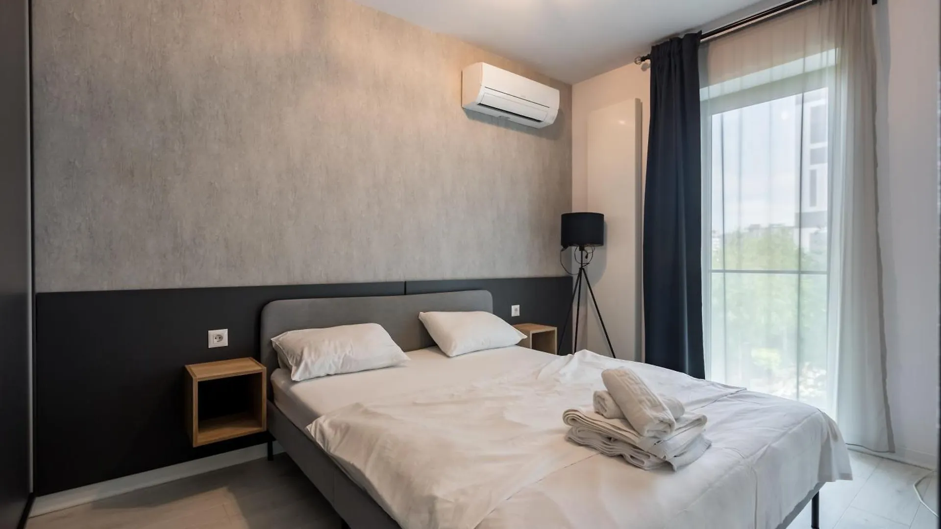 Cloud9 Noir - Modern Design Apartment Bucharest 0*,  Romania