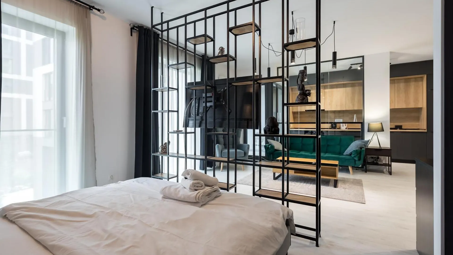 Cloud9 Noir - Modern Design Apartment Bucharest