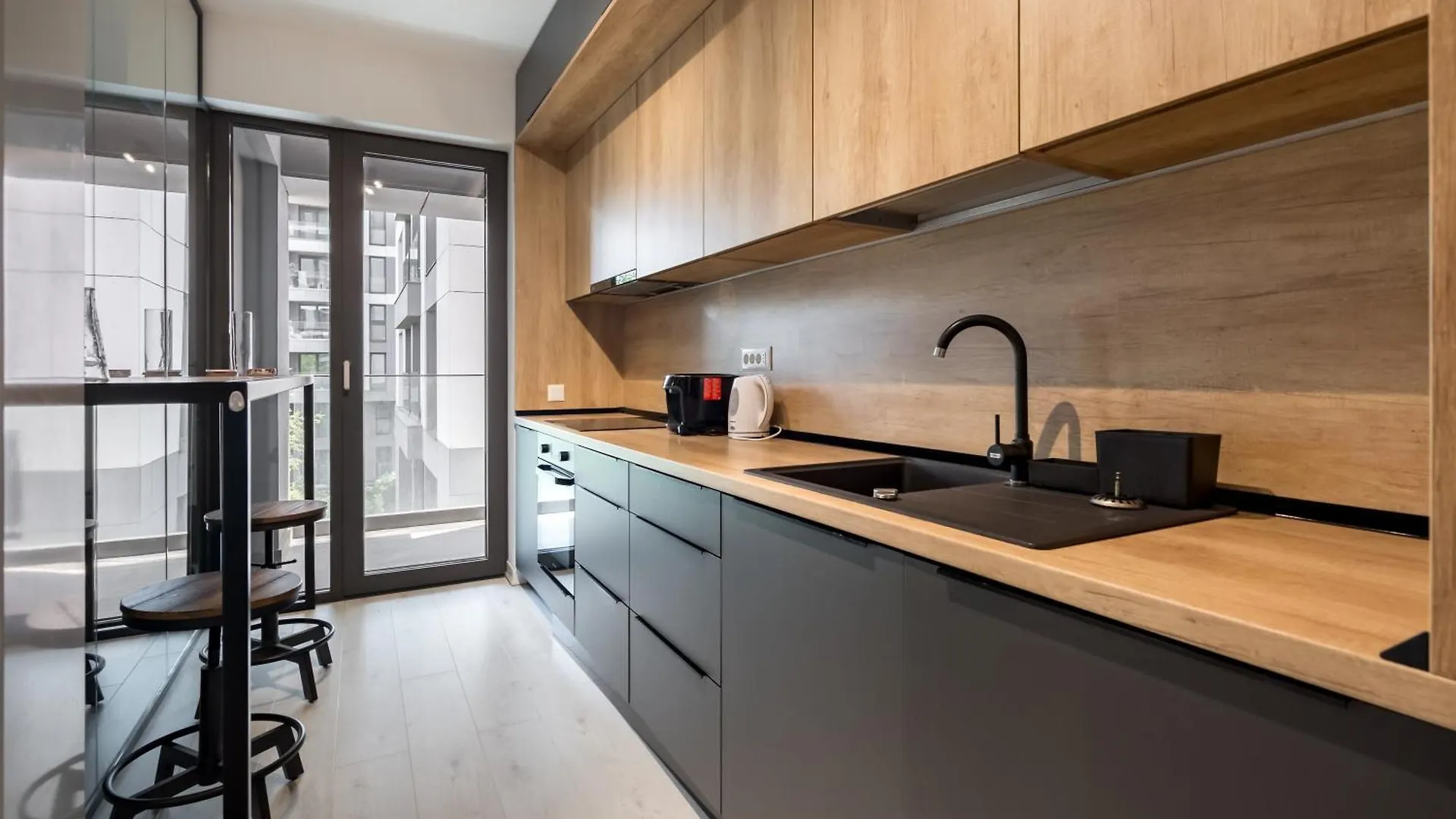 Cloud9 Noir - Modern Design Apartment Bucharest