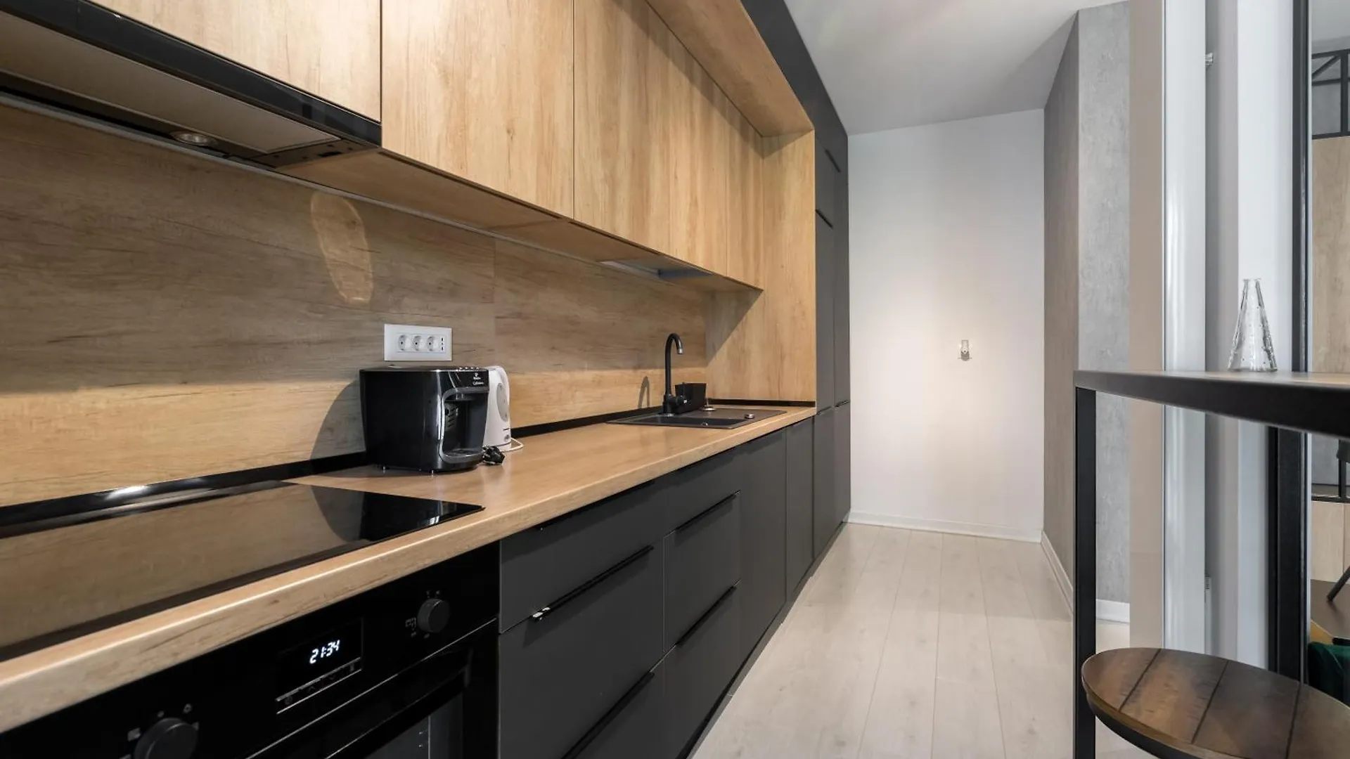 Cloud9 Noir - Modern Design Apartment Bucharest