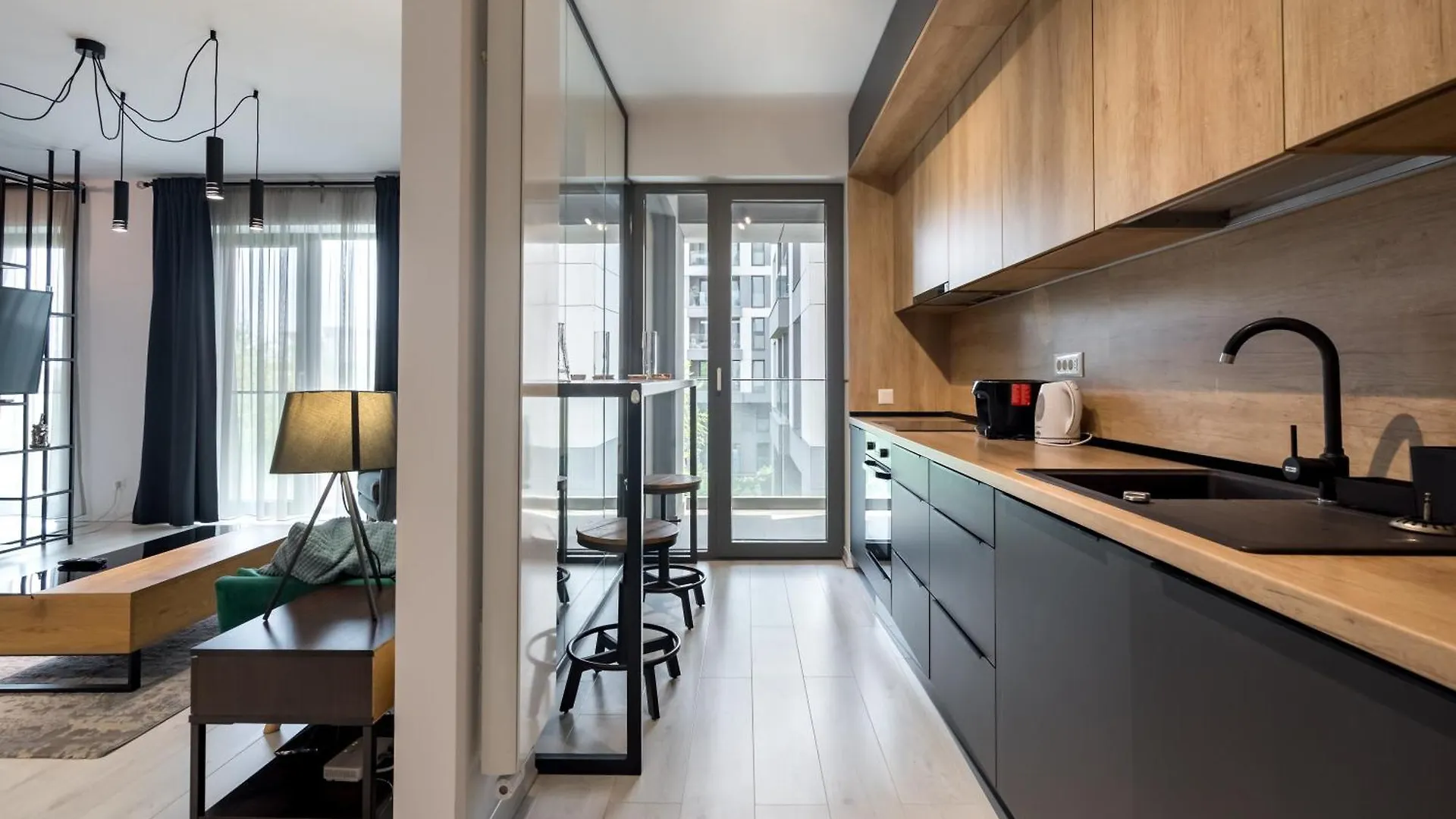 Cloud9 Noir - Modern Design Apartment Bucharest