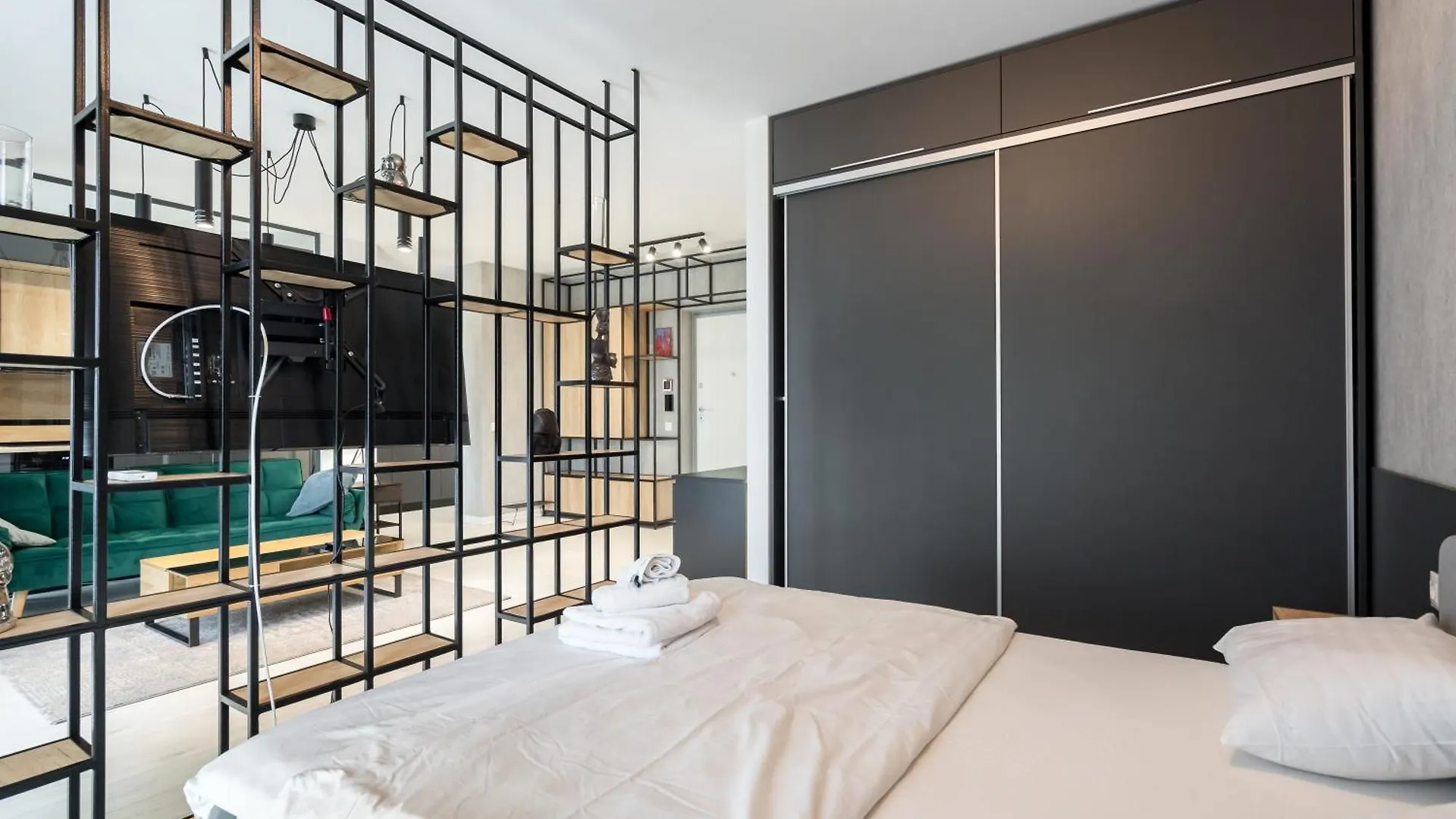 Cloud9 Noir - Modern Design Apartment Bucharest Romania